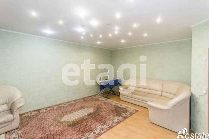 3-комн квартира Малиновского, 6