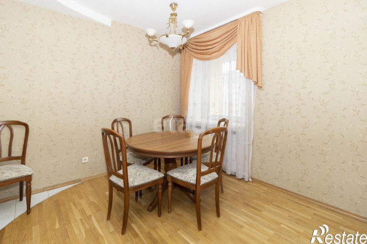 5-комн квартира 8 Марта, 2/9