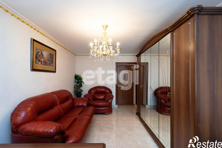 3-комн квартира Депутатская, 80/1