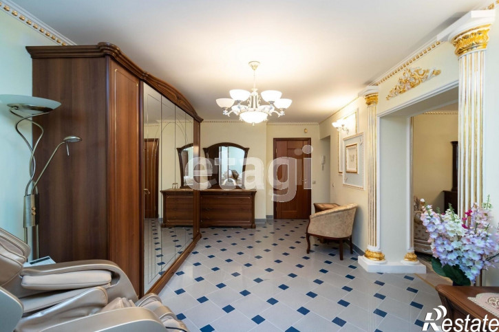 3-комн квартира Депутатская, 80/1
