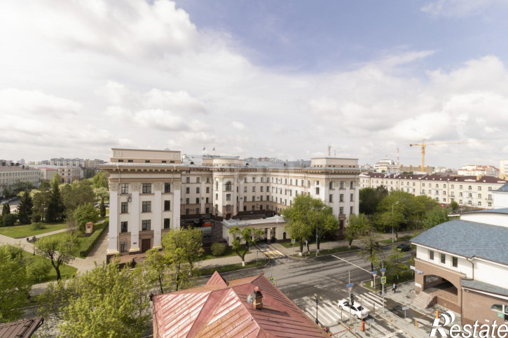 5-комн квартира 8 Марта, 2/9