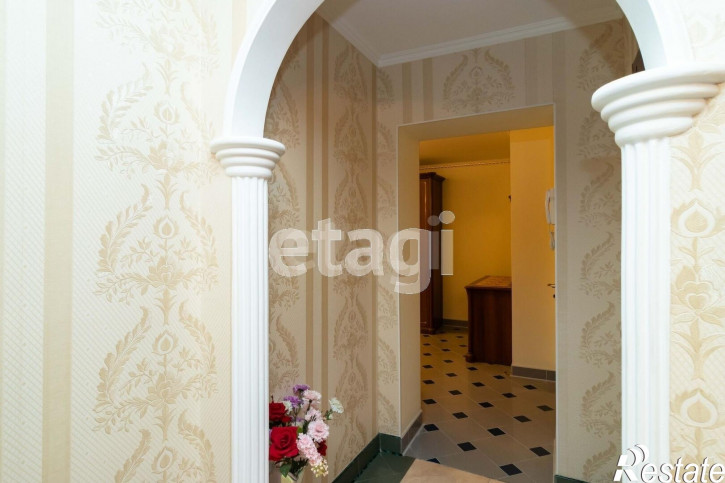 3-комн квартира Депутатская, 80/1