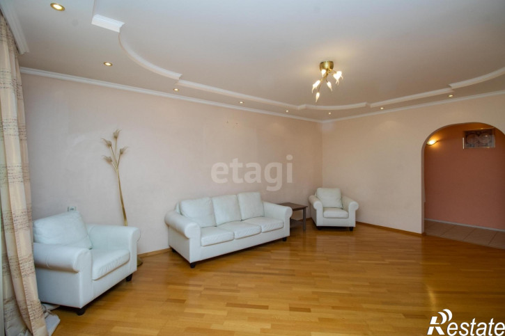 4-комн квартира Невская, 31