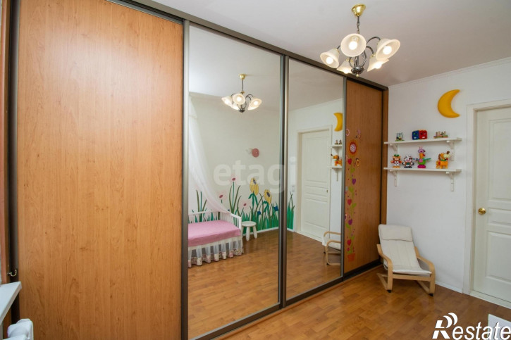 4-комн квартира Невская, 31