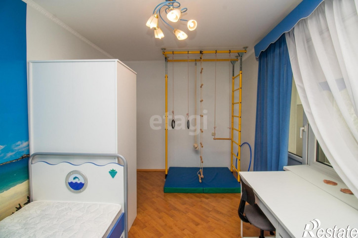 4-комн квартира Невская, 31