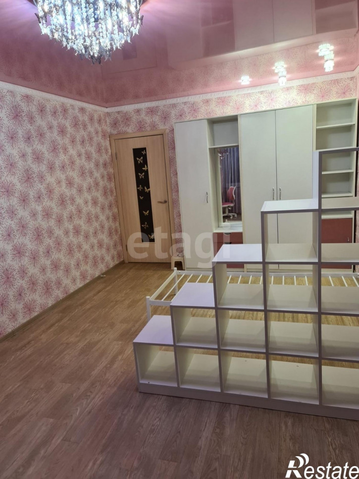 4-комн квартира Олимпийская, 37