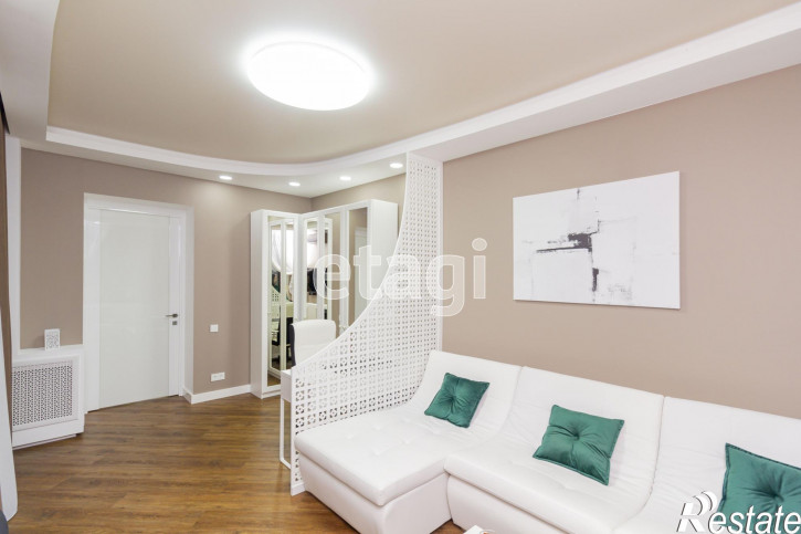 2-комн квартира Республики, 8