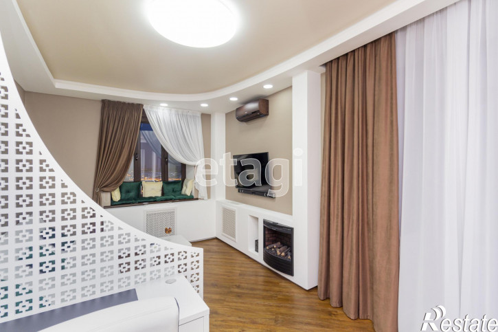 2-комн квартира Республики, 8