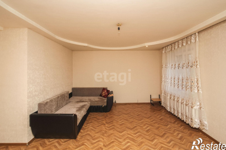 3-комн квартира Пражская (Строителей), 51