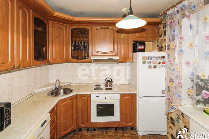 3-комн квартира 9 января, 164