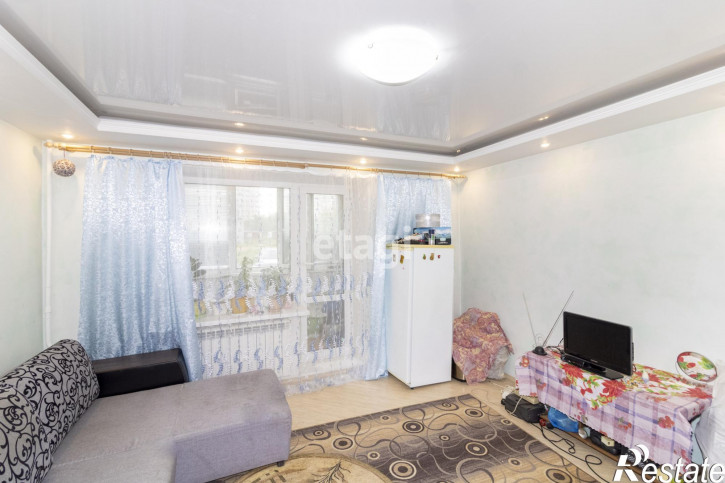 3-комн квартира 9 января, 164