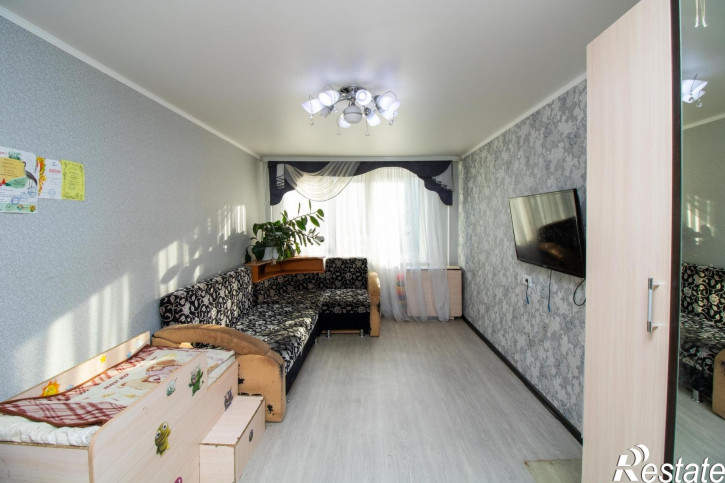 3-комн квартира Демьяна Бедного, 98