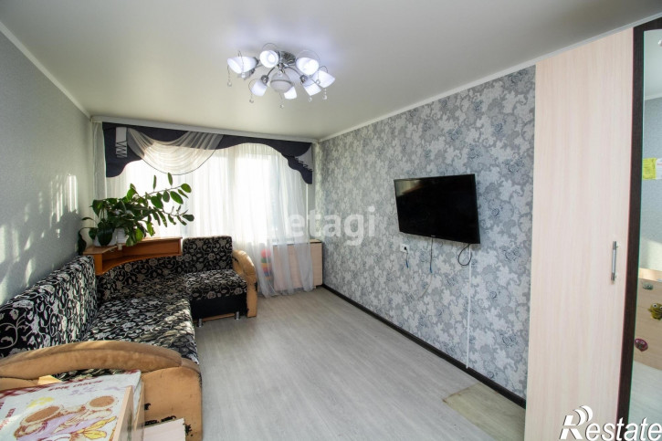 3-комн квартира Демьяна Бедного, 98