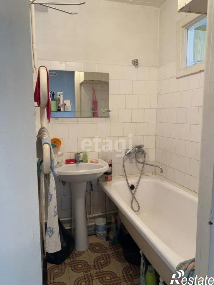 4-комн квартира Красных Зорь, 31