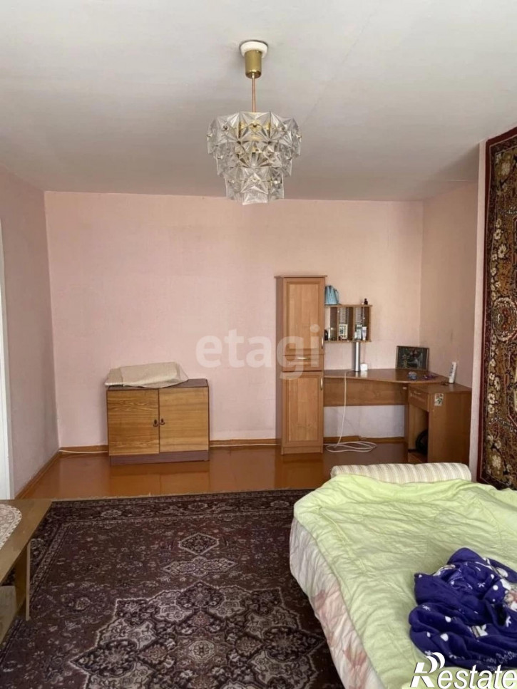 4-комн квартира Красных Зорь, 31