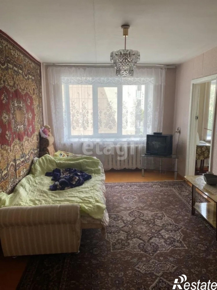 4-комн квартира Красных Зорь, 31