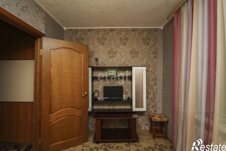 4-комн квартира Домостроителей, 2