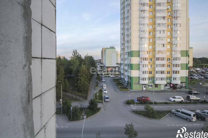 4-комн квартира Домостроителей, 2