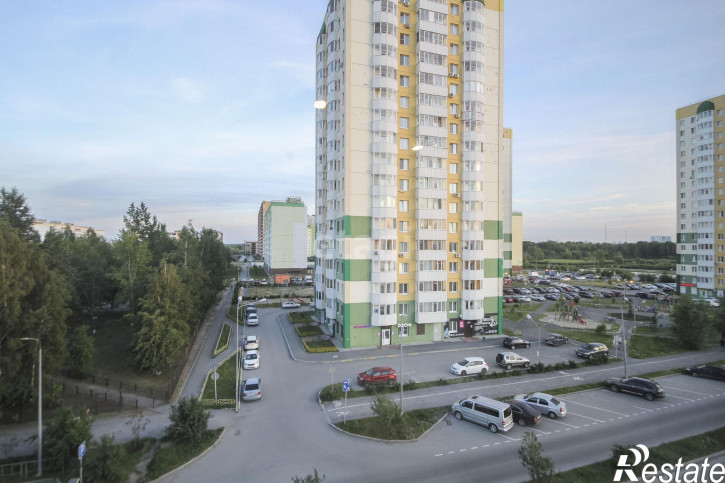 4-комн квартира Домостроителей, 2