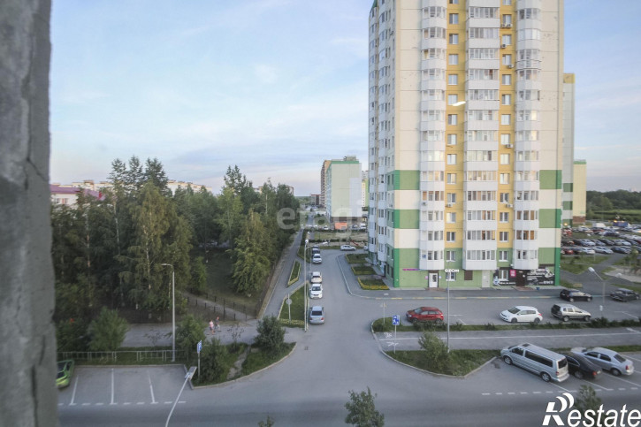 4-комн квартира Домостроителей, 2