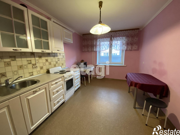 2-комн квартира Маршала Захарова, 11/2