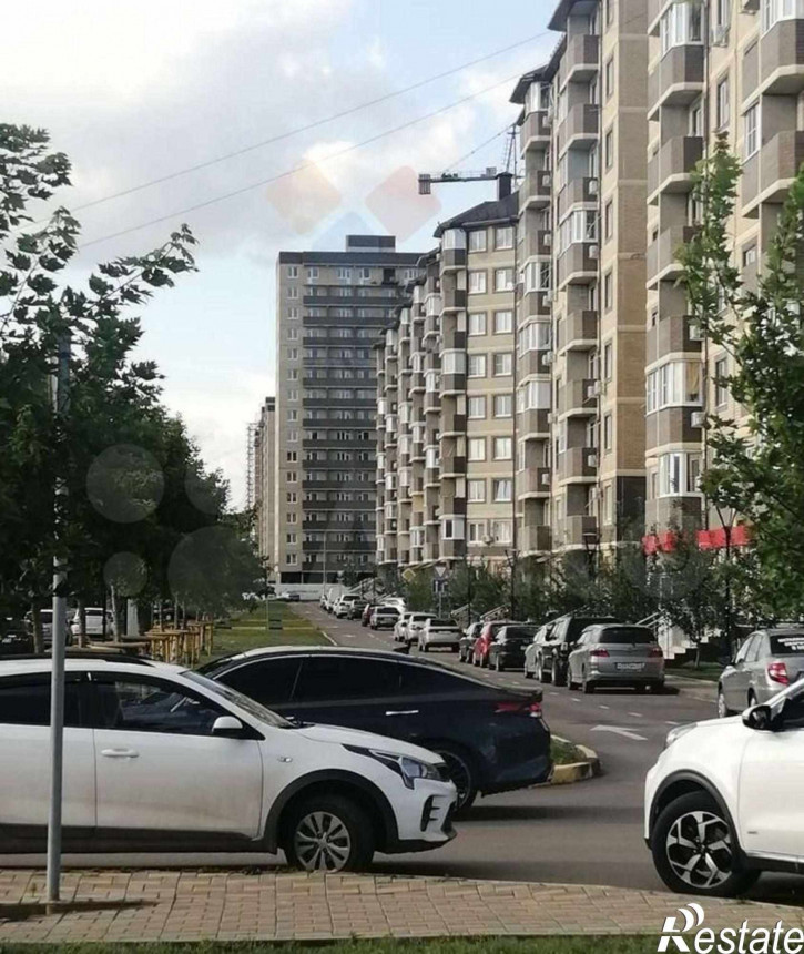 3-комн квартира Лётчика Позднякова ул, 2к14