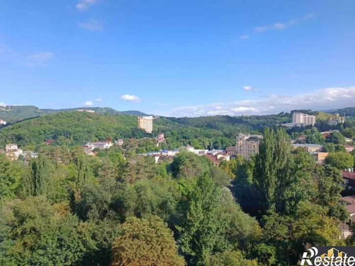 4-комн квартира Шаумяна ул.