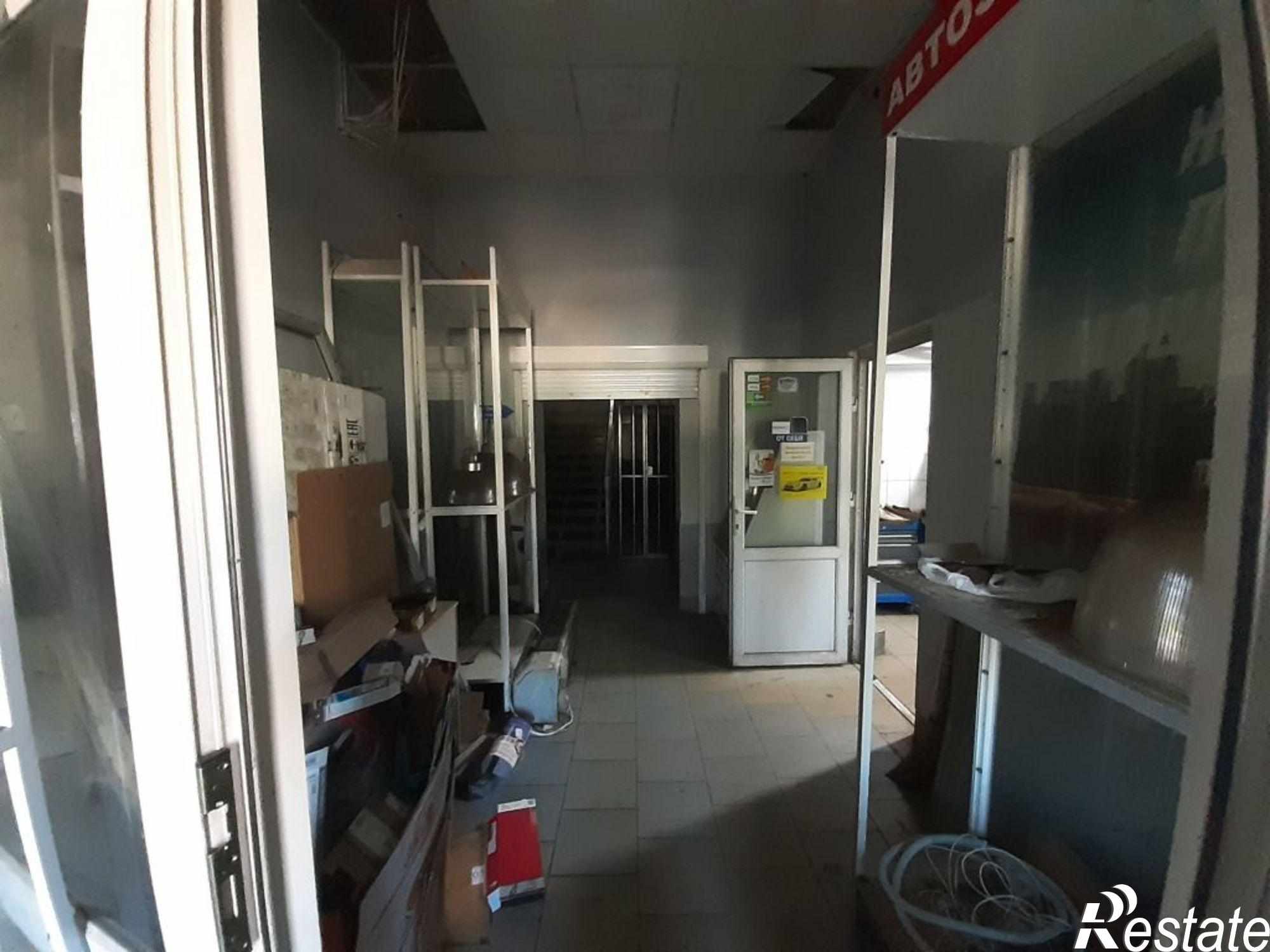 Сдать торговое помещение за 80 000 рублей на Волжская 2-я ул, 33