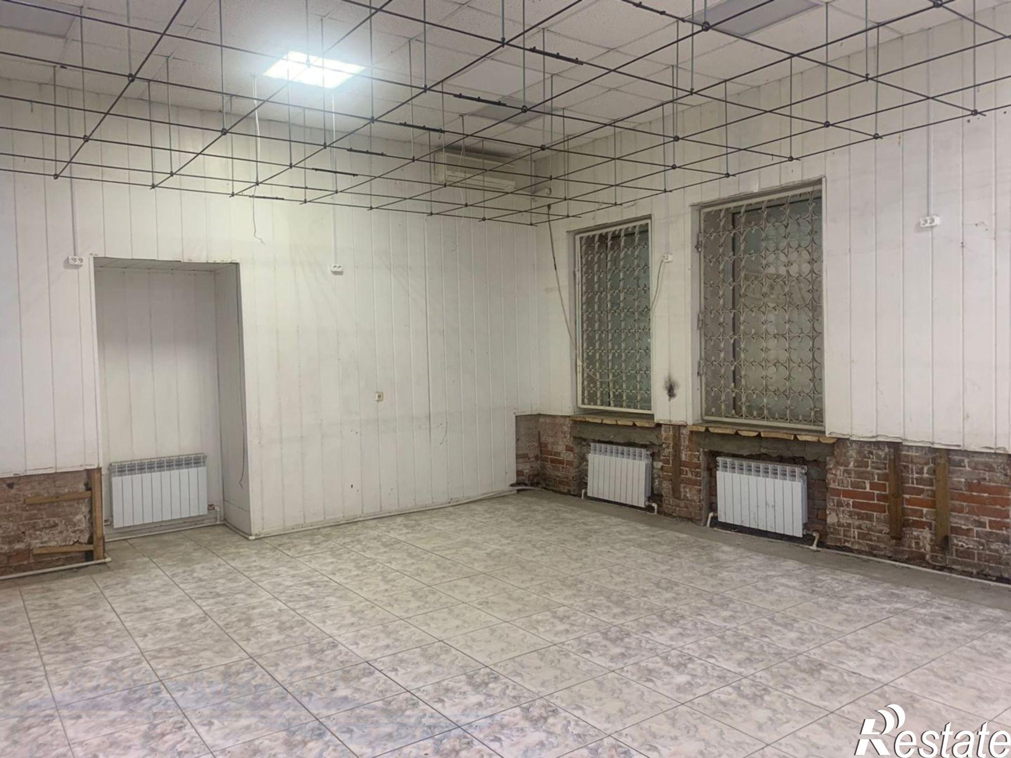 Сдать помещение свободного назначения за 170 000 рублей на г. Астрахань, Кировский р-н, ул. Красная Набережная д.92