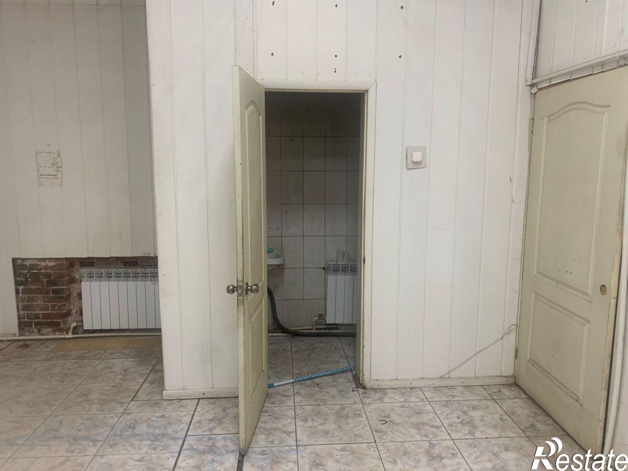 Сдать помещение свободного назначения за 170 000 рублей на г. Астрахань, Кировский р-н, ул. Красная Набережная д.92