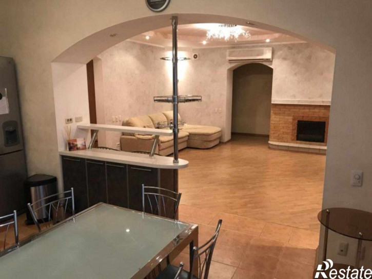 5-комн квартира Офицерская ул, 9