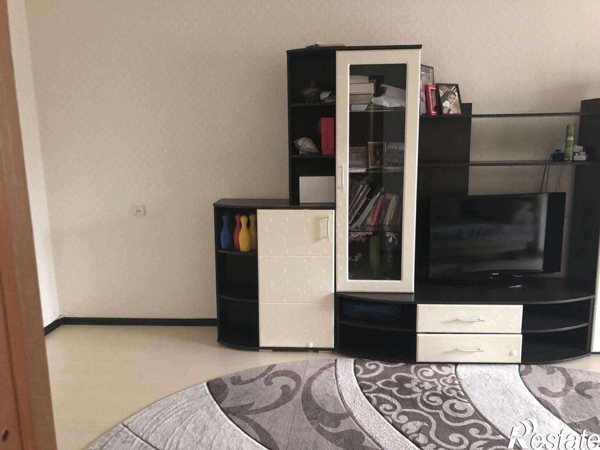 Сдать квартиру за 24 000 рублей на Революционная улица, 56