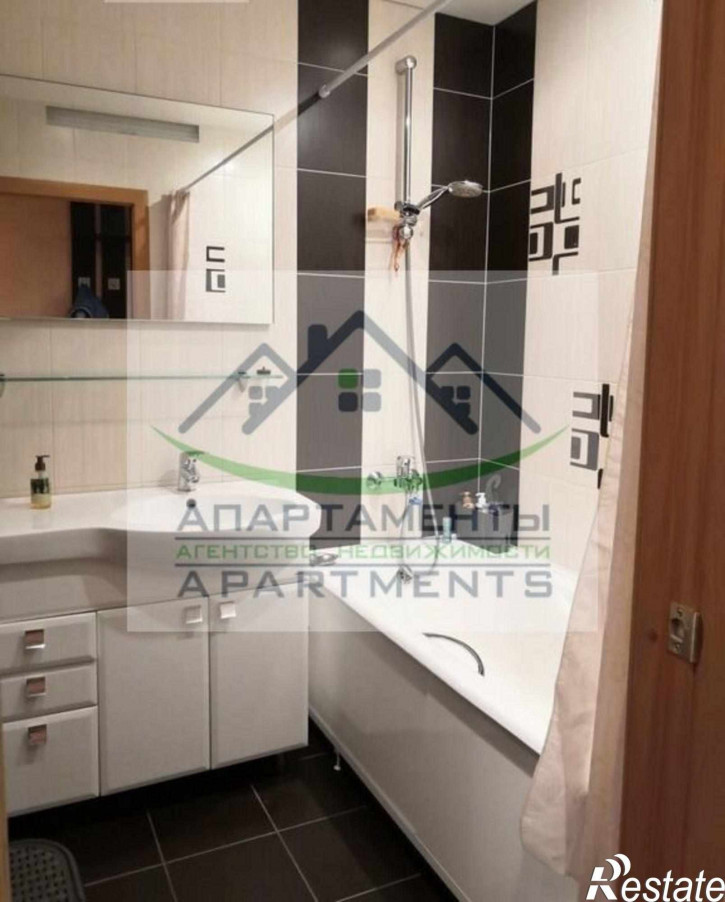 3-комн квартира Нежнова ул, 21к2