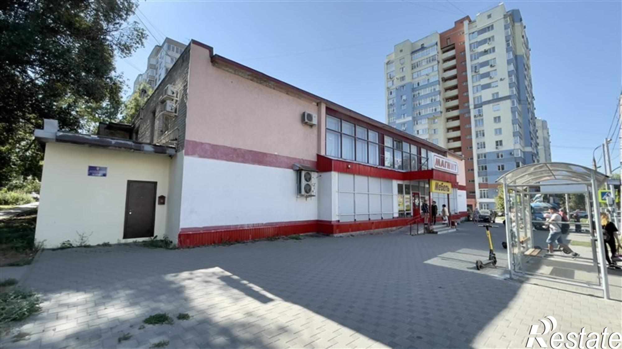 Сдать торговое помещение за 213 000 рублей на Коммунистическая улица, 105