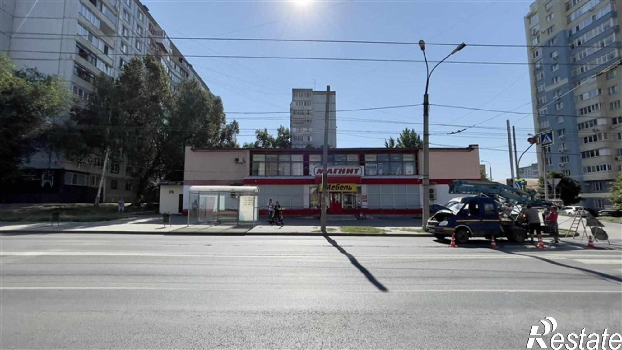 Сдать торговое помещение за 213 000 рублей на Коммунистическая улица, 105