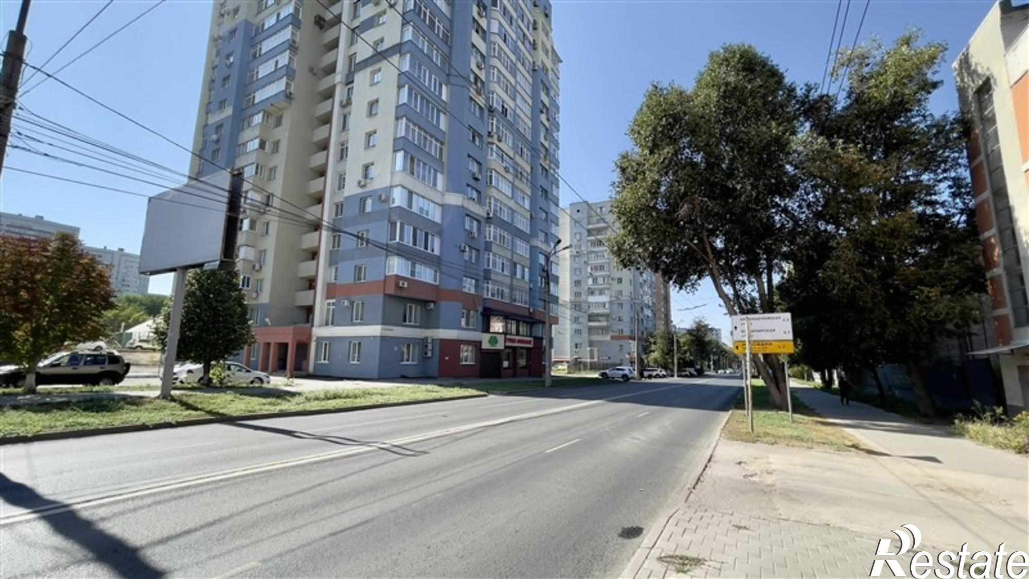 Сдать торговое помещение за 213 000 рублей на Коммунистическая улица, 105