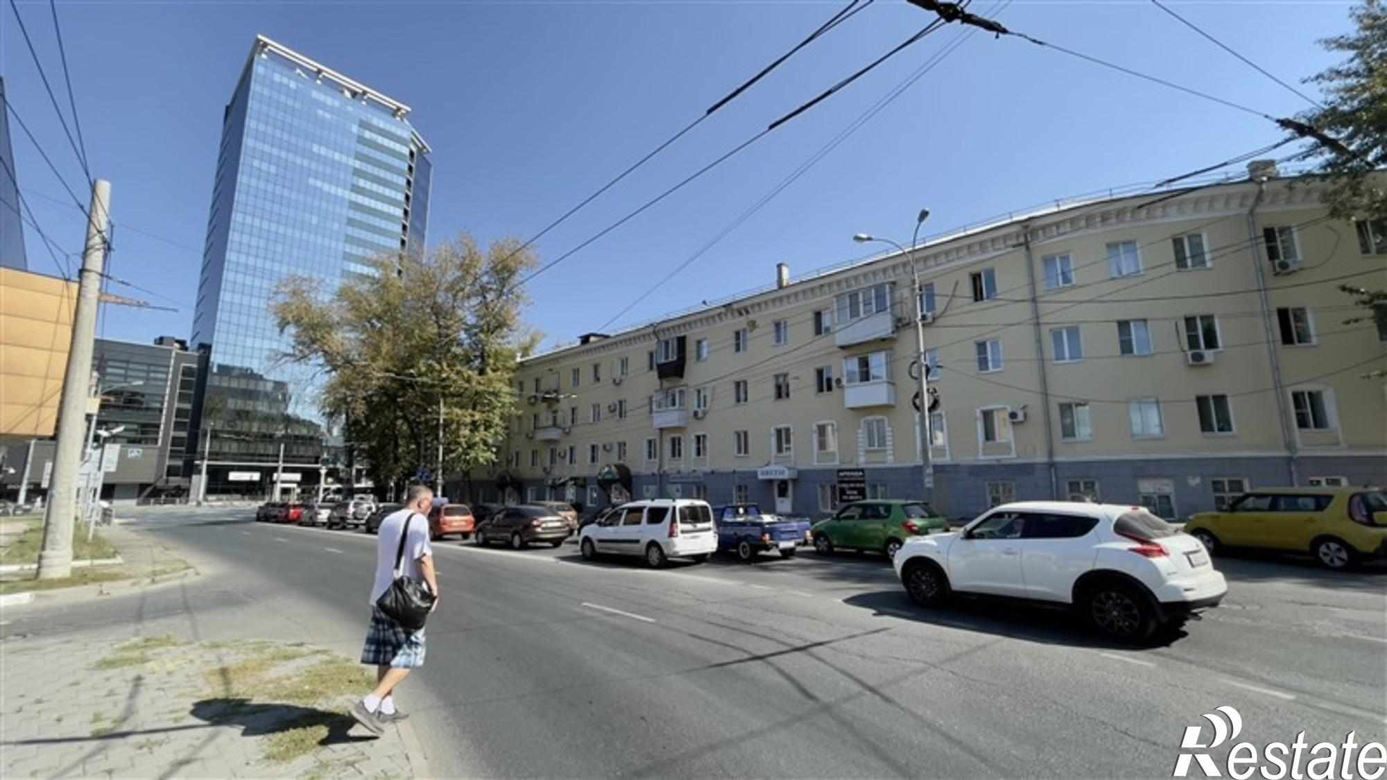 Сдать торговое помещение за 213 000 рублей на Коммунистическая улица, 105