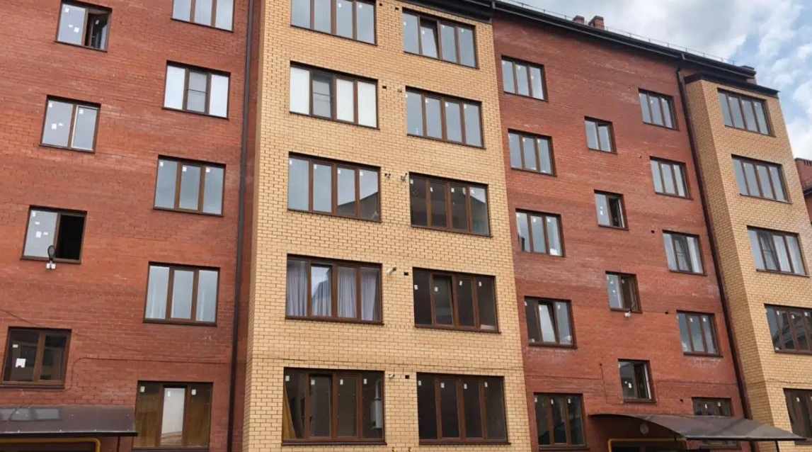 Дом на ул. Курсантов Кировцев