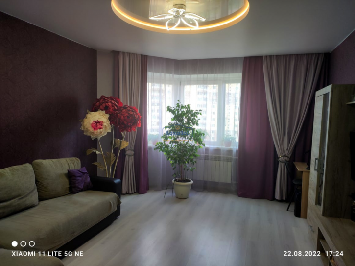 3-комн квартира Фомушина ул., 8к1