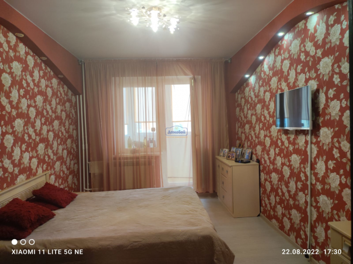 3-комн квартира Фомушина ул., 8к1