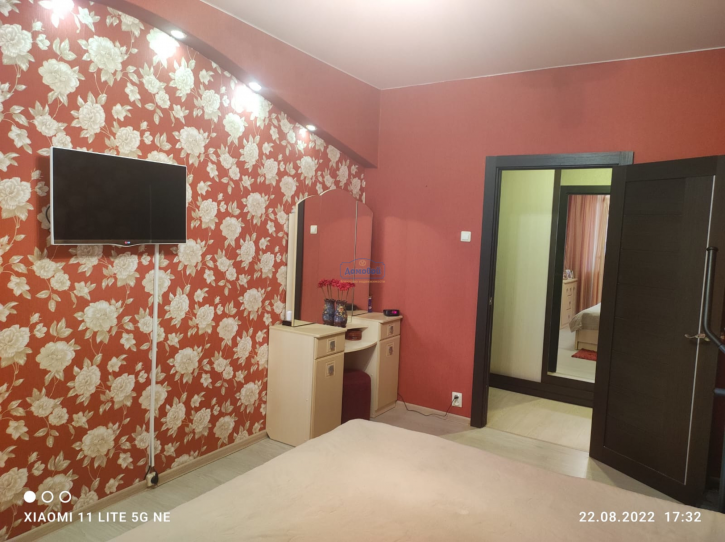 3-комн квартира Фомушина ул., 8к1