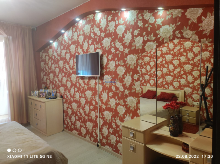 3-комн квартира Фомушина ул., 8к1