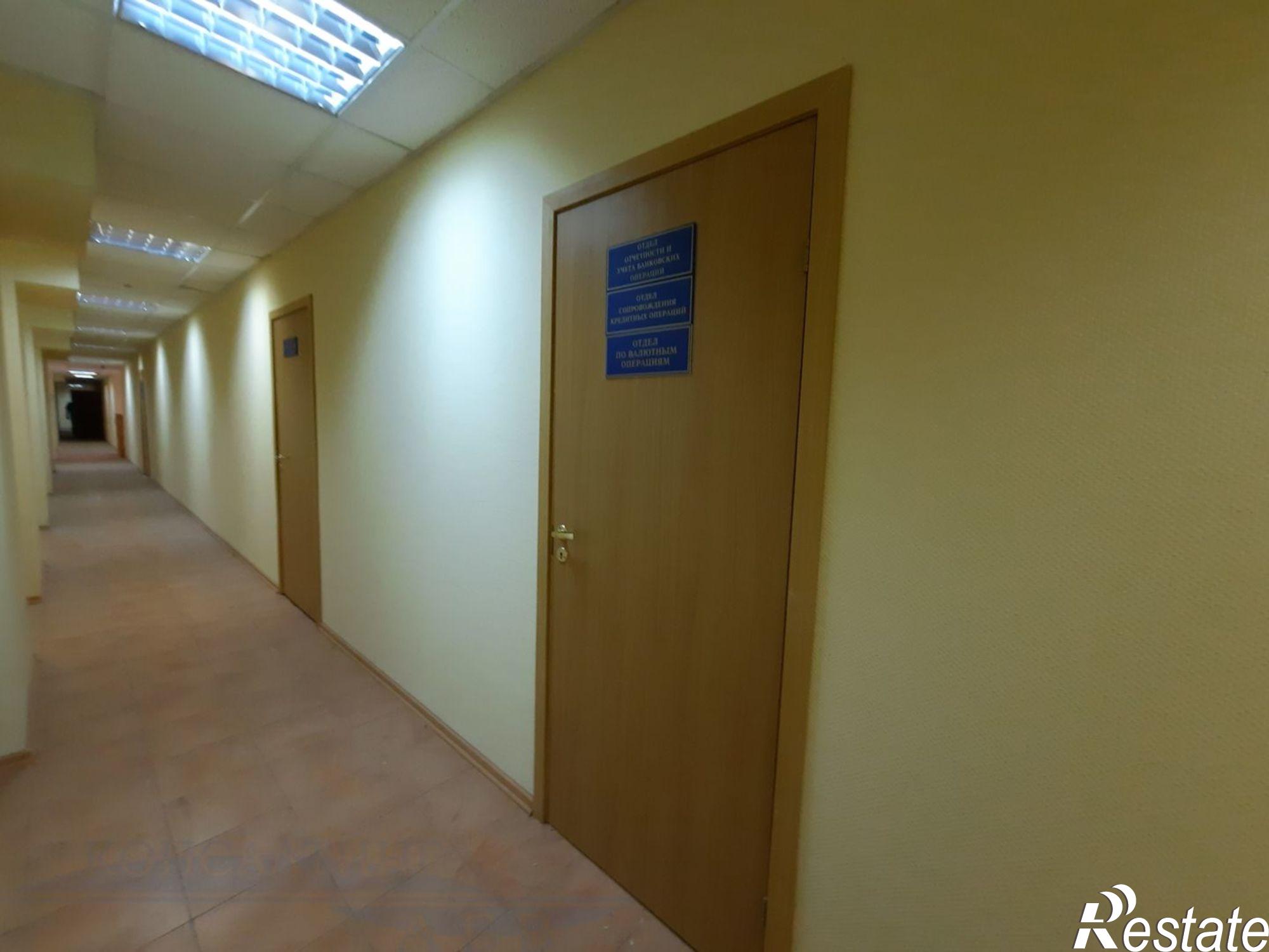 Сдать помещение свободного назначения за 435 240 рублей на г. Астрахань, Кировский район, пл. Ленина, 10