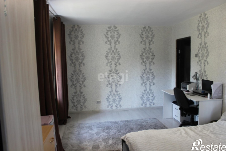 3-комн квартира Монтажников, 13