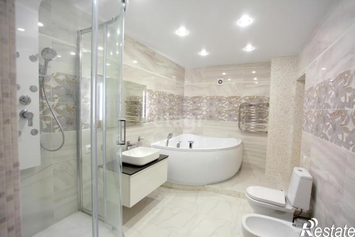 4-комн квартира Семакова, 6