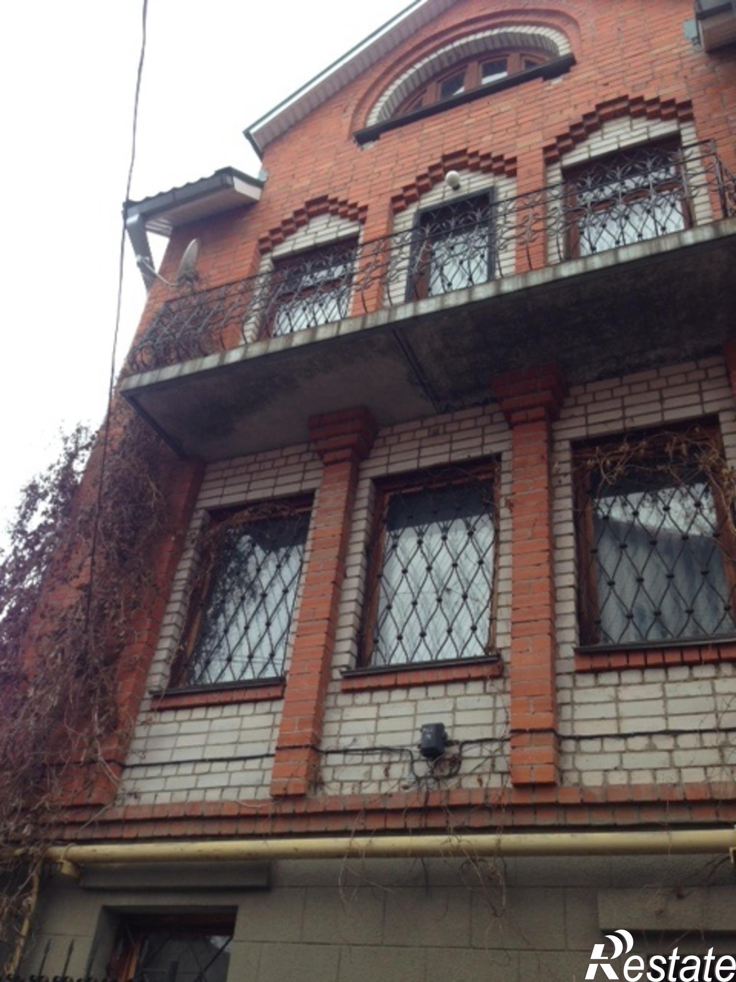 Купить дачу, дом, коттедж за 17 000 000 рублей на Короленко ул., 33а