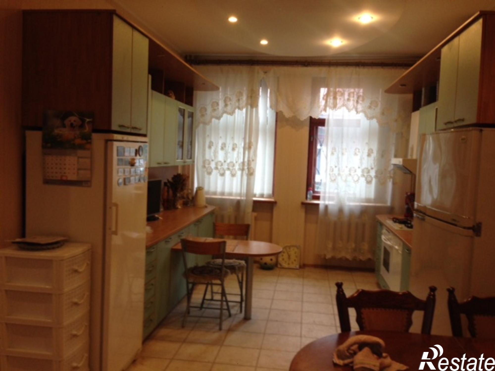 Купить дачу, дом, коттедж за 17 000 000 рублей на Короленко ул., 33а
