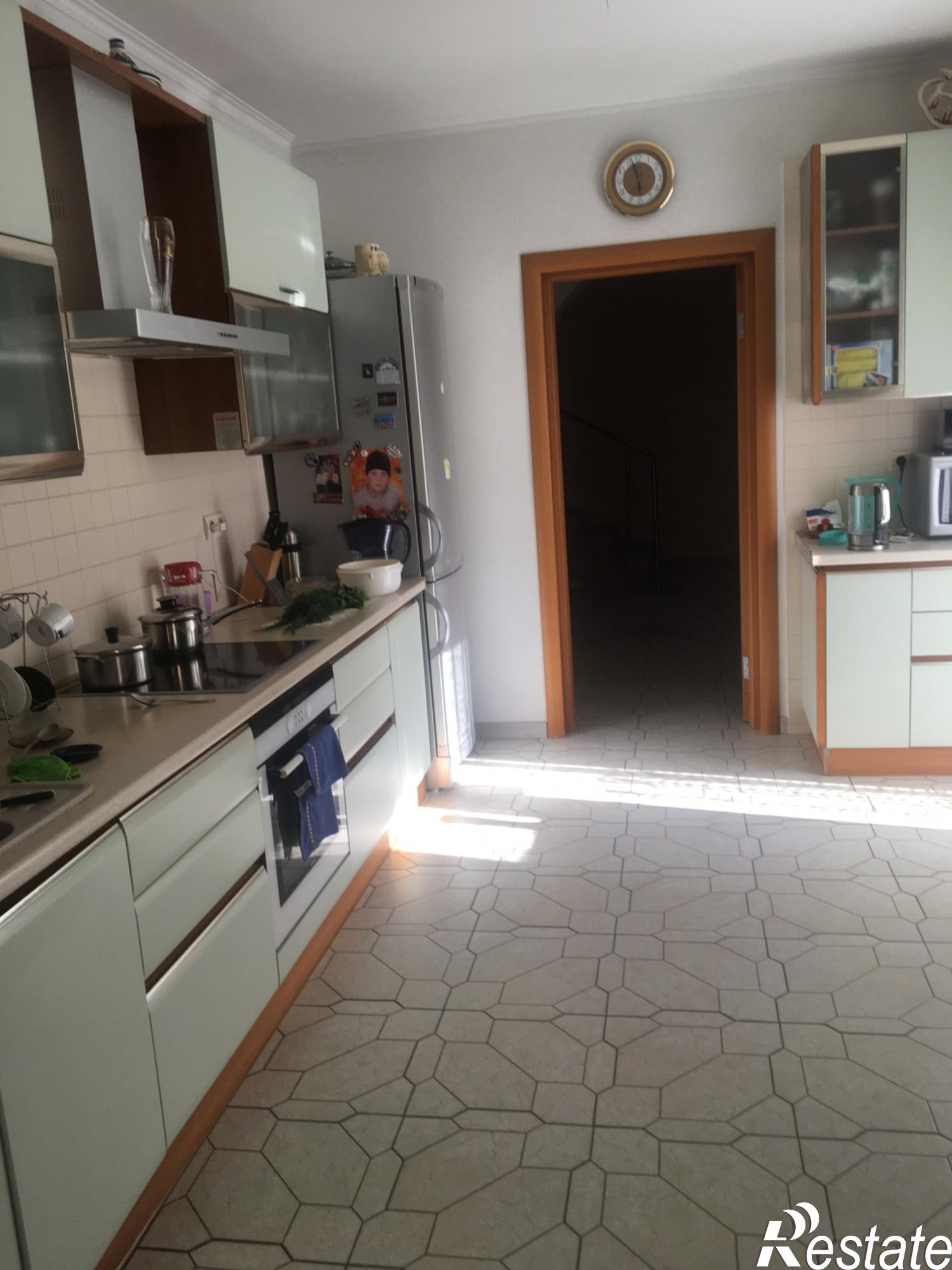 Купить дачу, дом, коттедж за 18 600 000 рублей на Кольцевой пер., 1