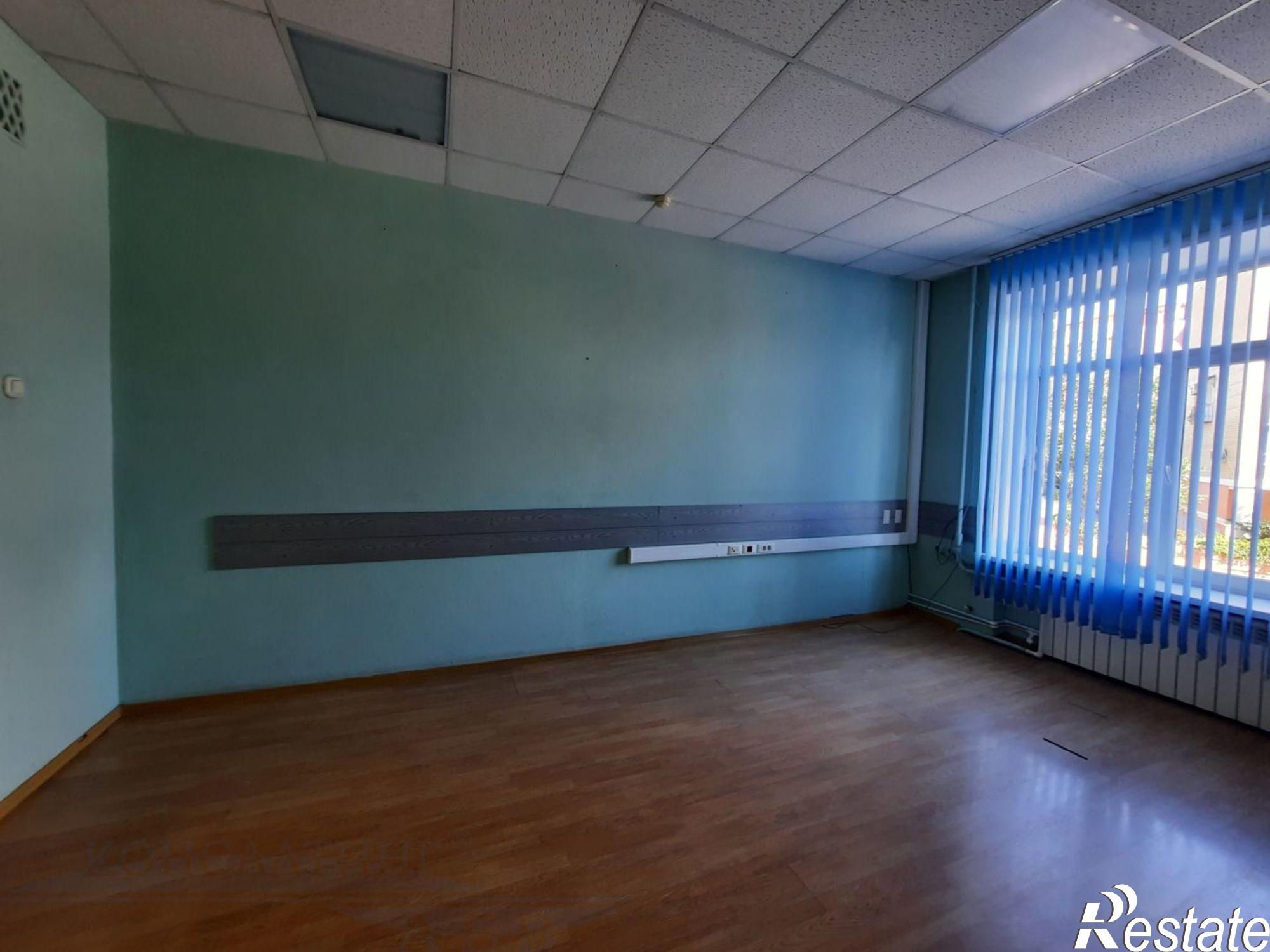 Сдать офис, помещение под офис за 43 875 рублей на г. Астрахань, Кировский р-н, ул. Кр. Набережная, 37