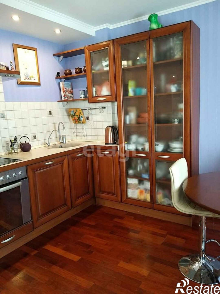 4-комн квартира Волгоградская, 67